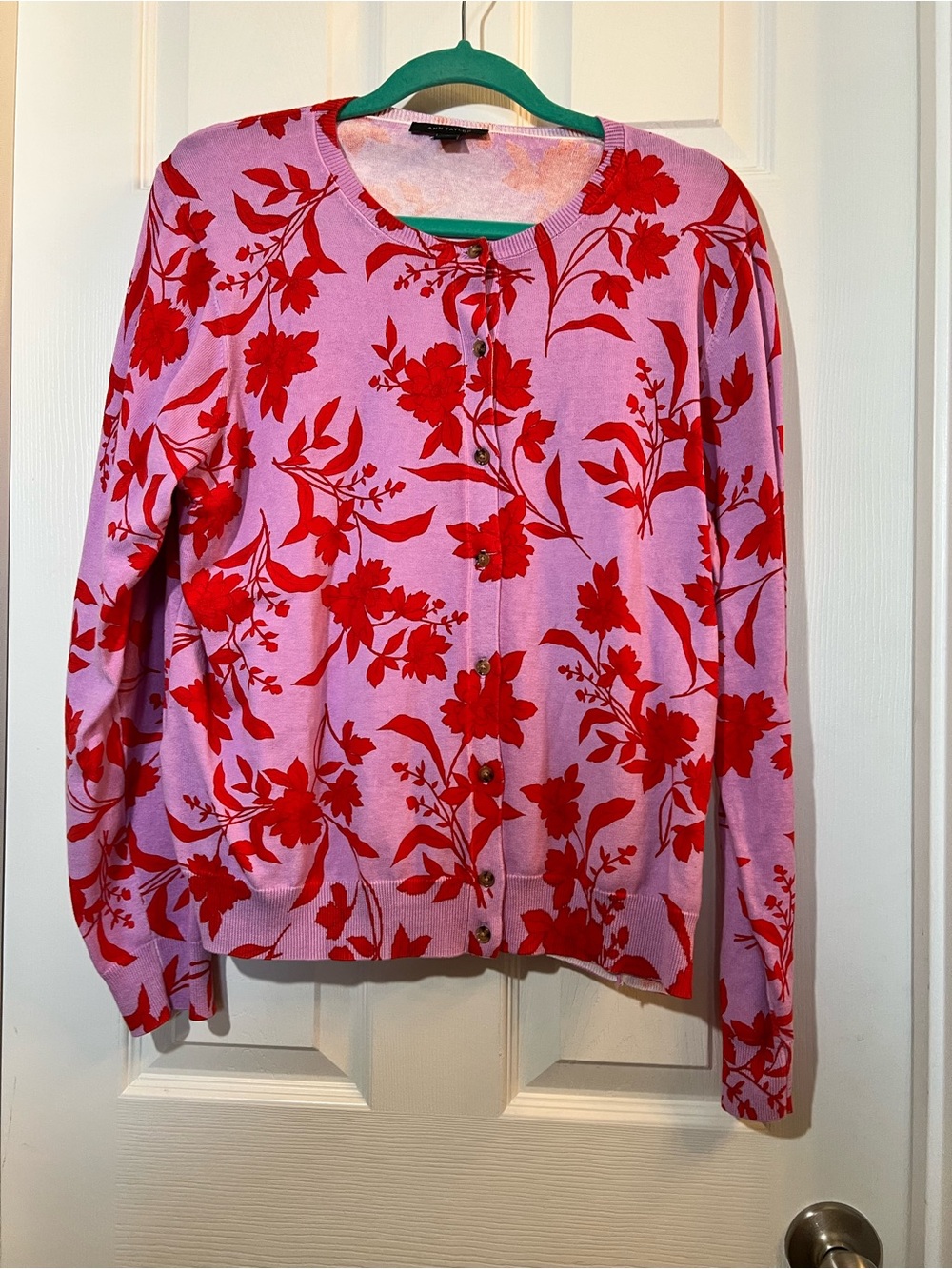 🦋 Ann Taylor Pink Cardigan with Red Floral Print size xlarge
